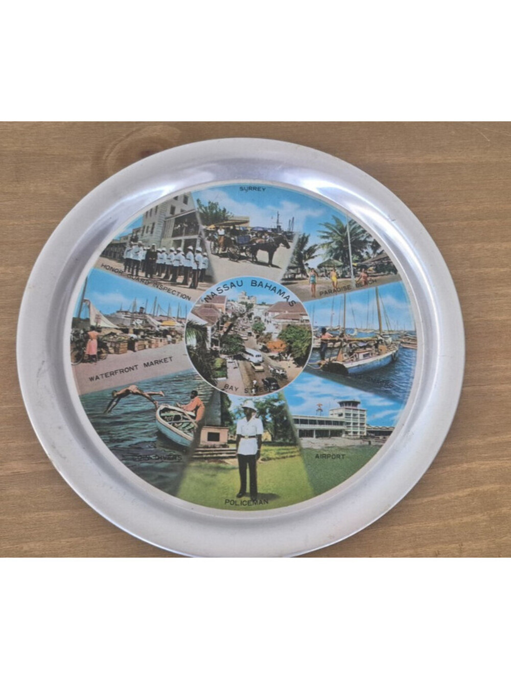 Collectible Decorative Souvenir Nassau Bahamas Aluminum Metal Tray ~ 11" round
